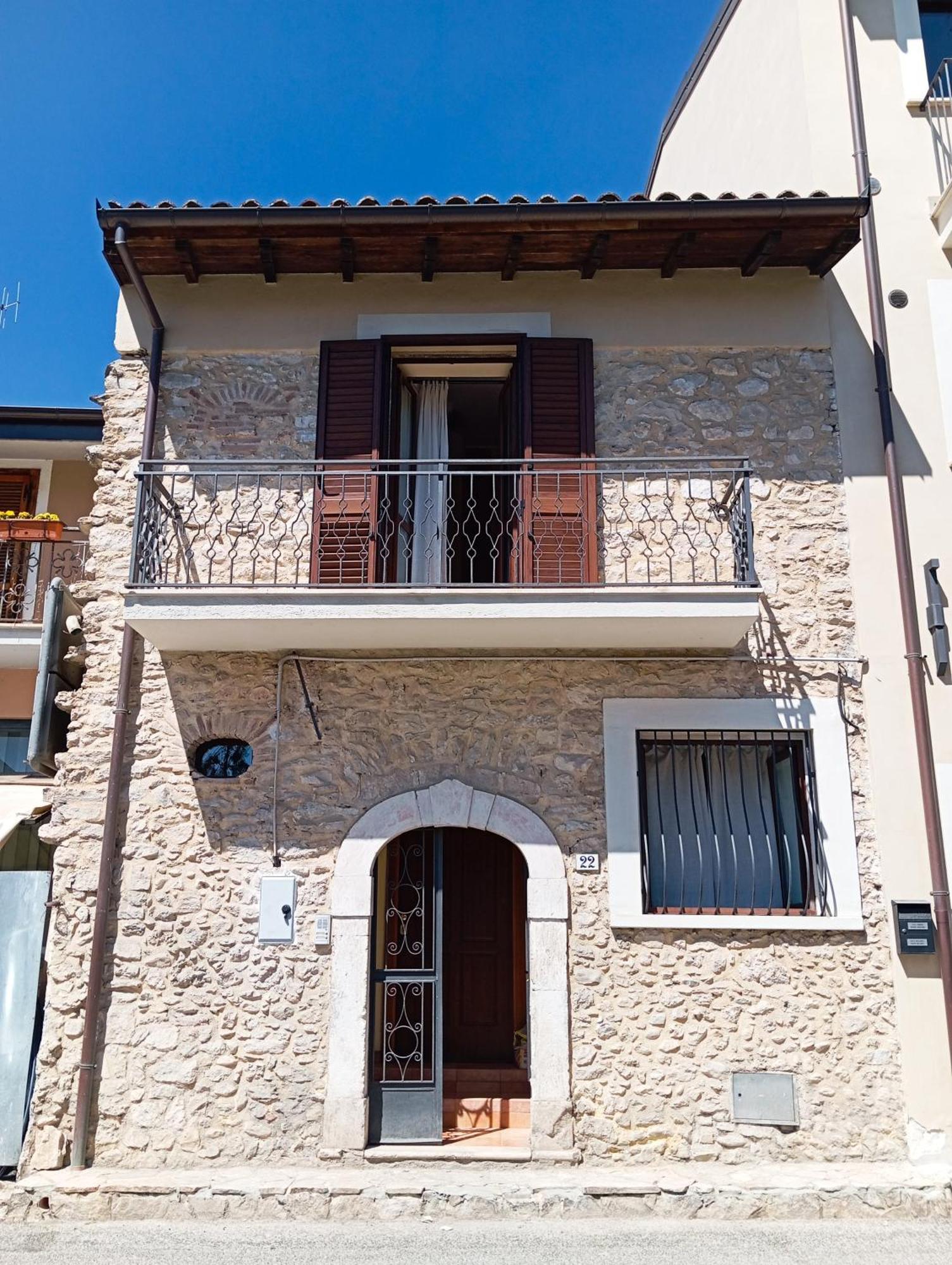 La Casa Di B Villa Paganica Exterior foto
